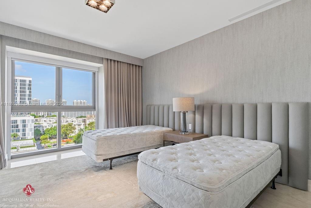 17749 Collins Ave # 902