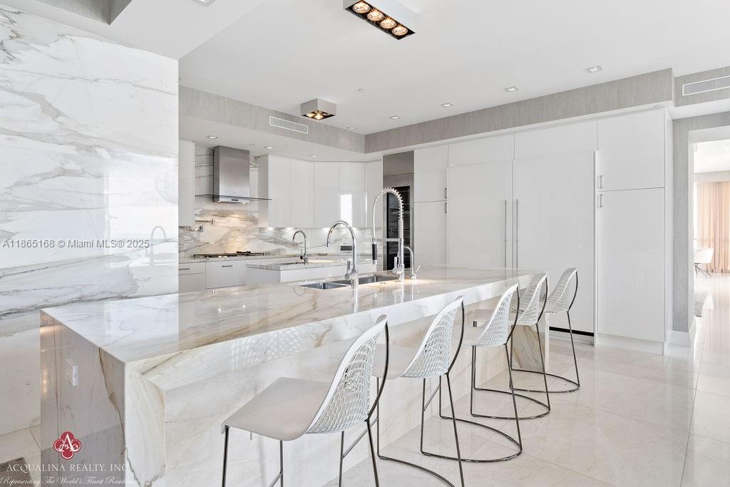 17749 Collins Ave # 902