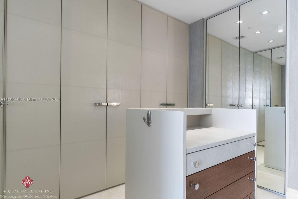 17749 Collins Ave # 902