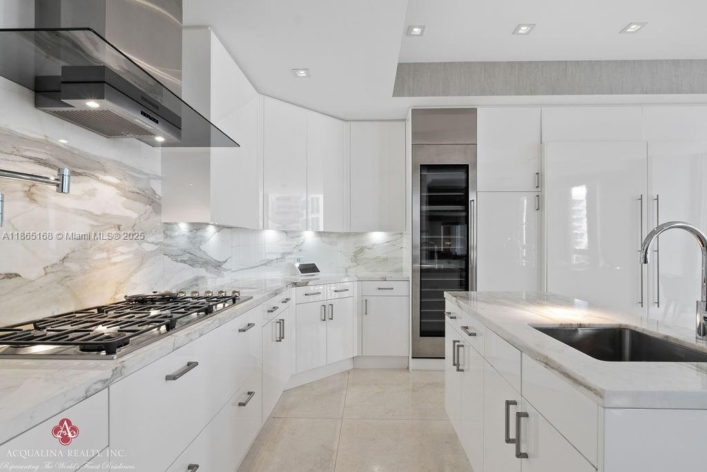 17749 Collins Ave # 902