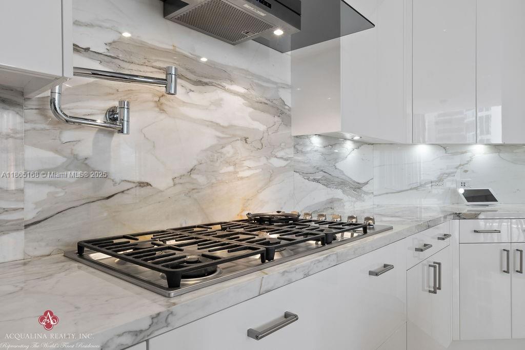 17749 Collins Ave # 902