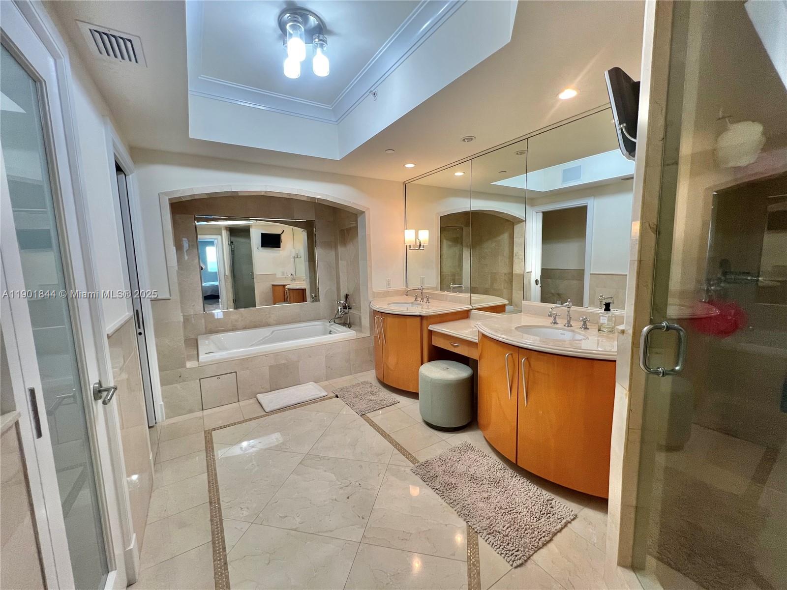 17875 Collins Ave # 4305, Sunny Isles Beach Unit: 4305