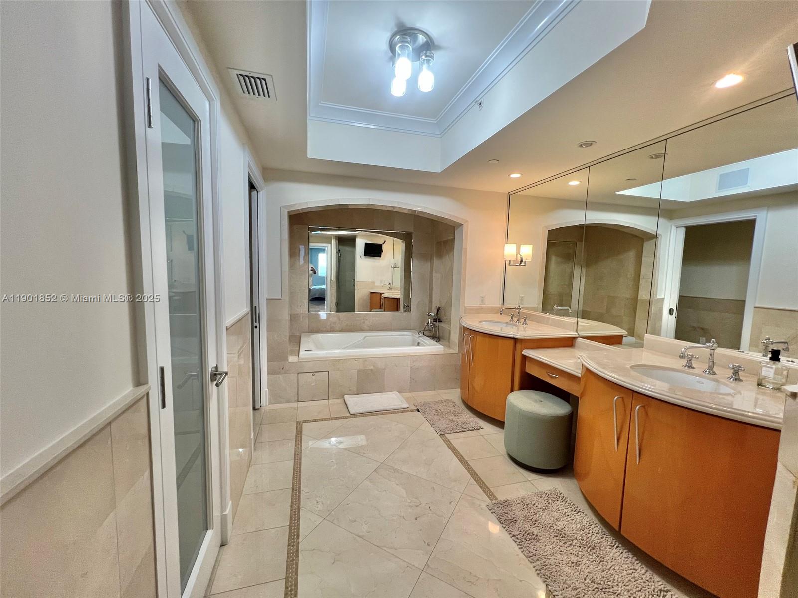 17875 Collins Ave # 4305, Sunny Isles Beach Unit: 4305