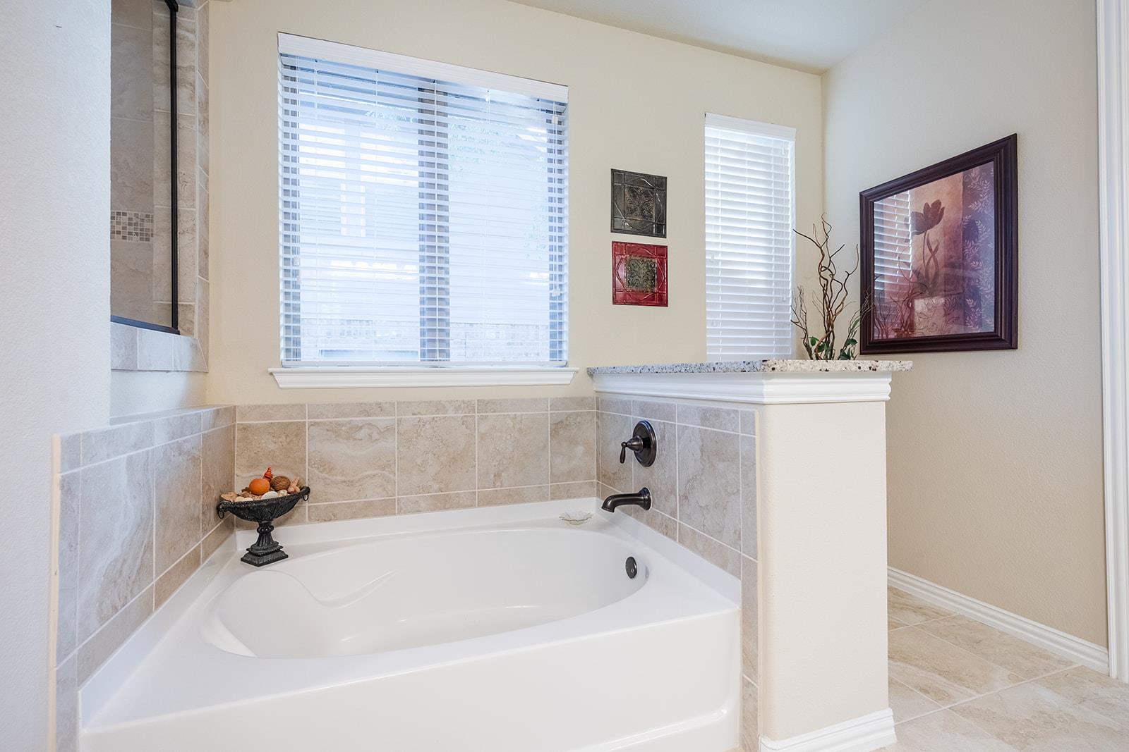 128 Lady Bird LN