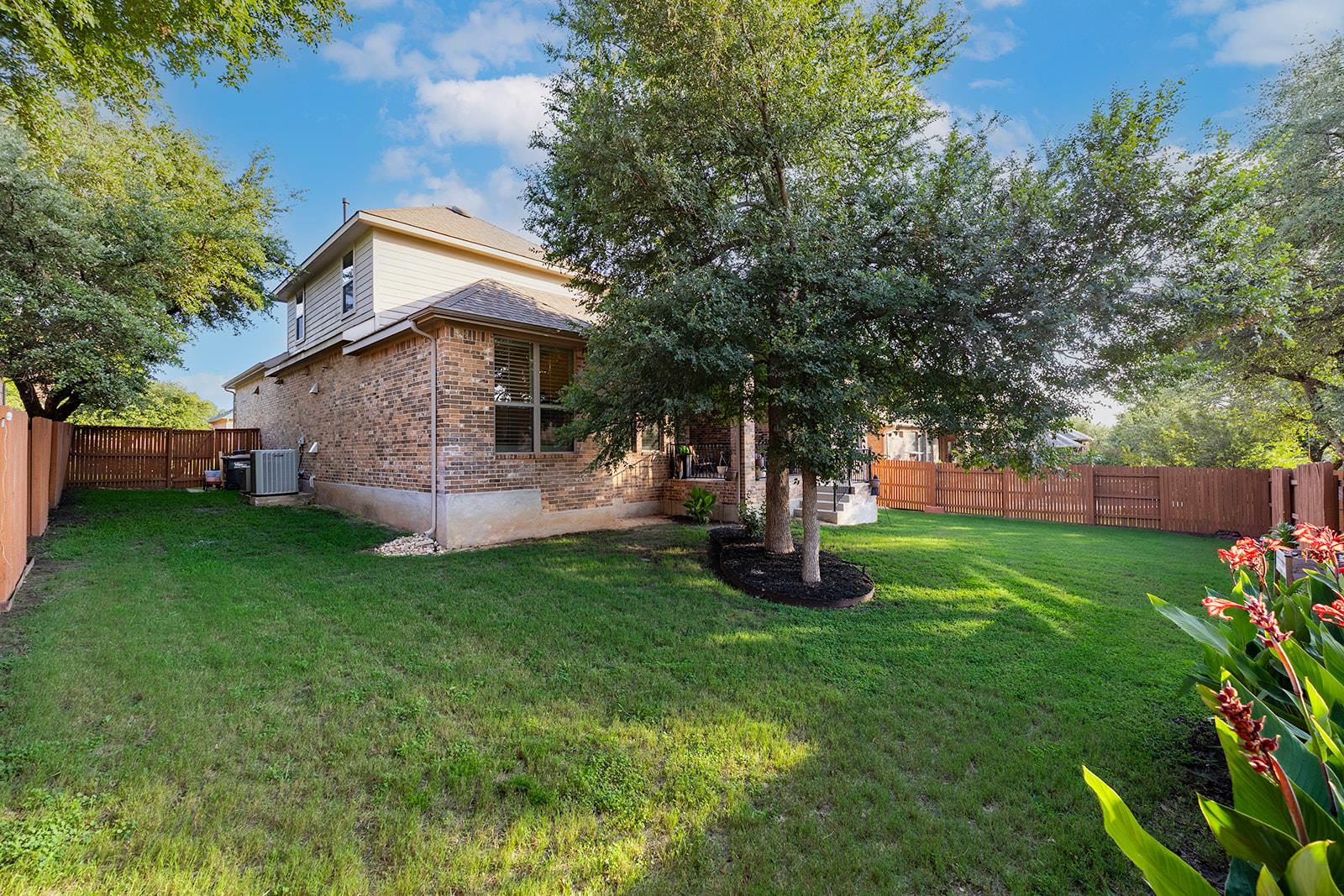 128 Lady Bird LN