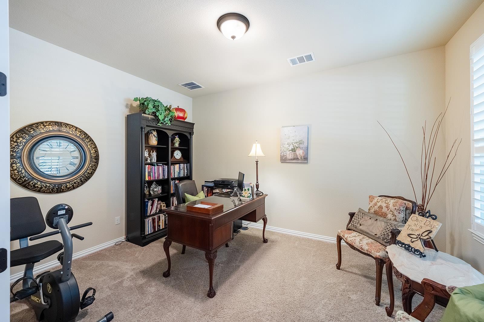 128 Lady Bird LN