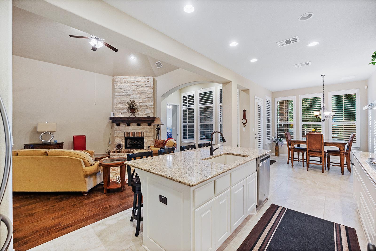 128 Lady Bird LN