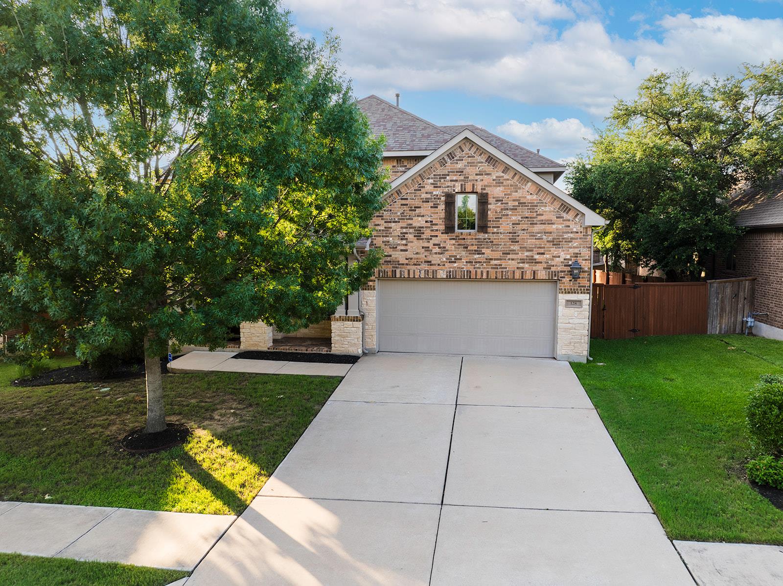 128 Lady Bird LN
