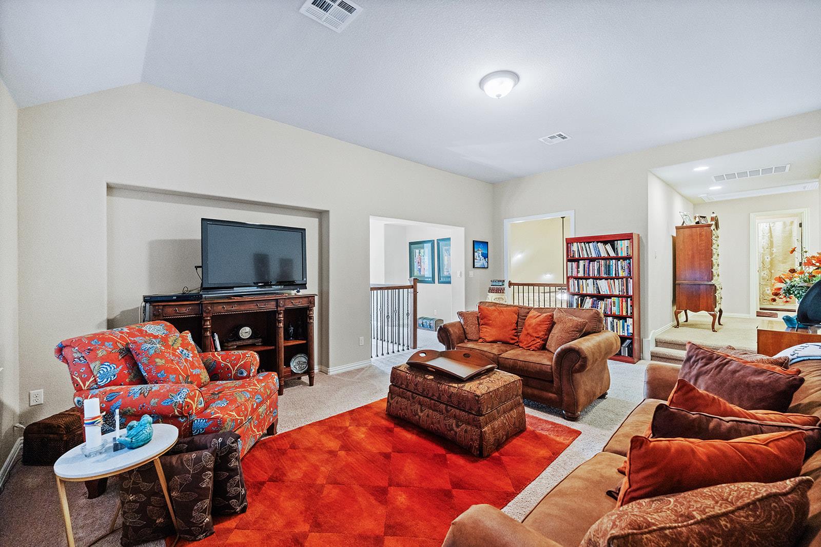 128 Lady Bird LN