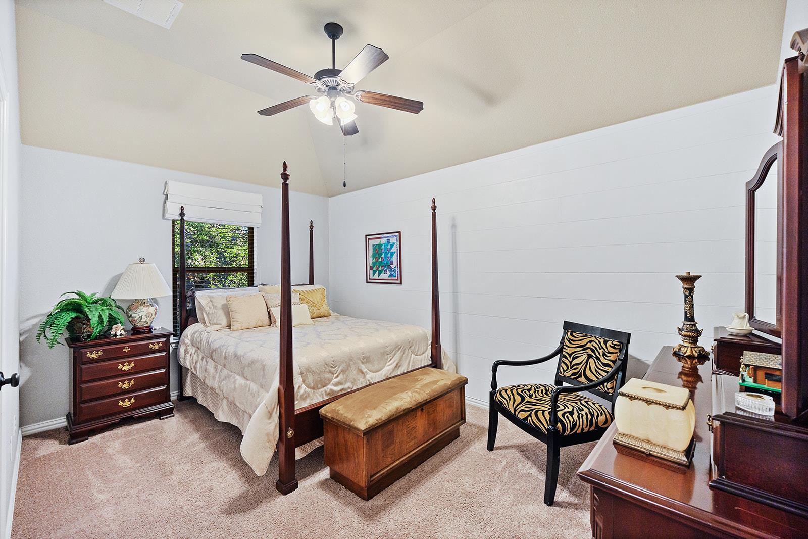 128 Lady Bird LN