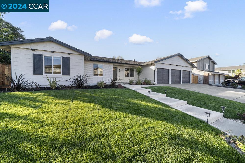 3712 Segovia Ct