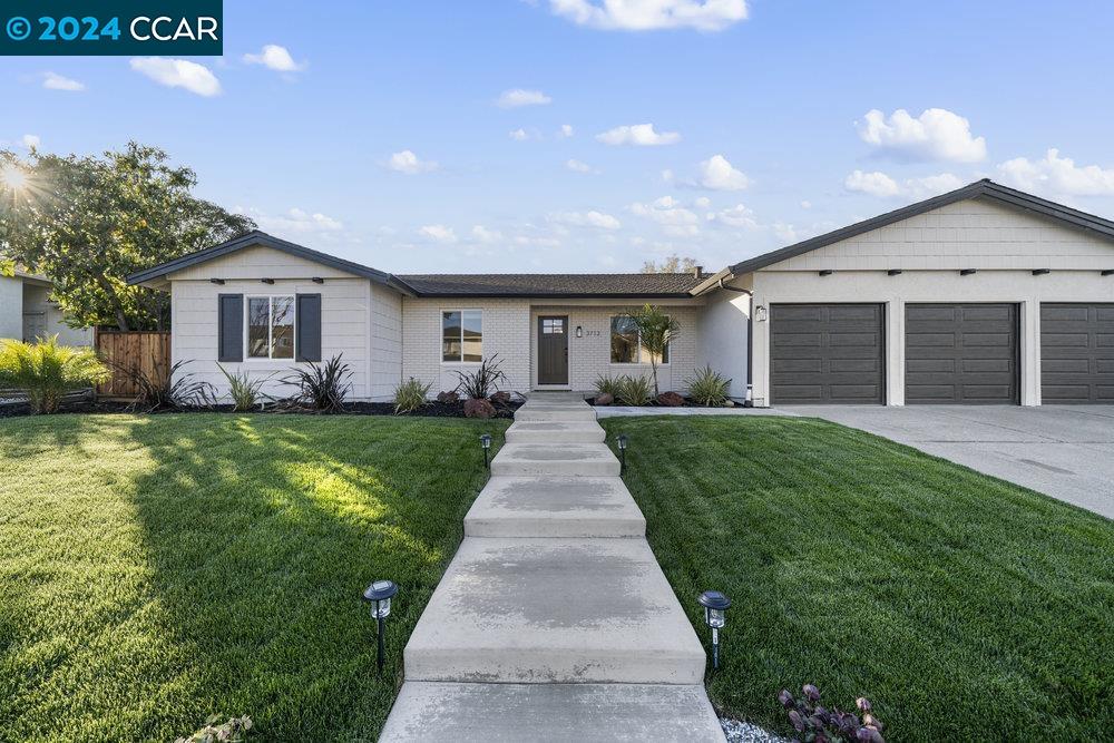 3712 Segovia Ct