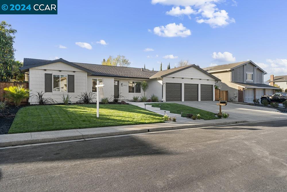 3712 Segovia Ct