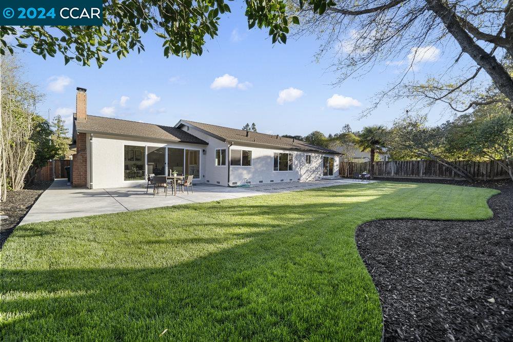 3712 Segovia Ct