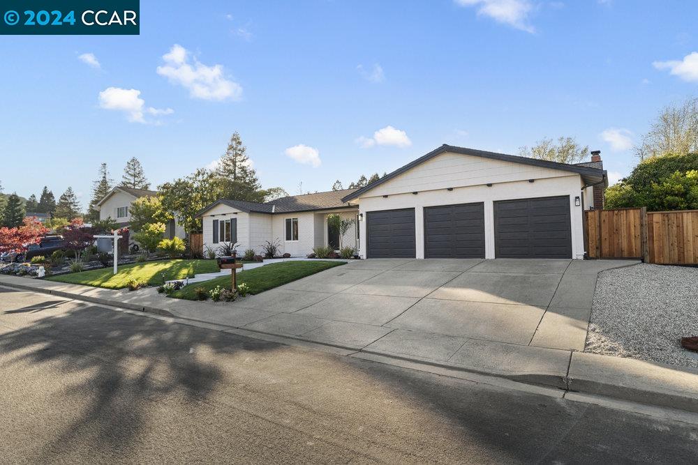 3712 Segovia Ct