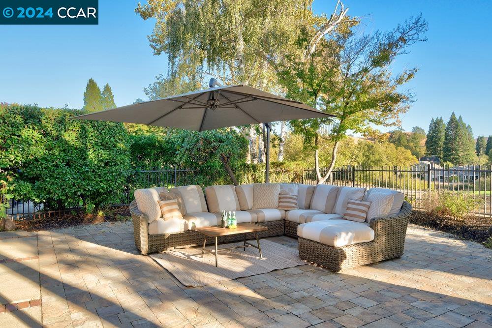 450 Live Oak Dr