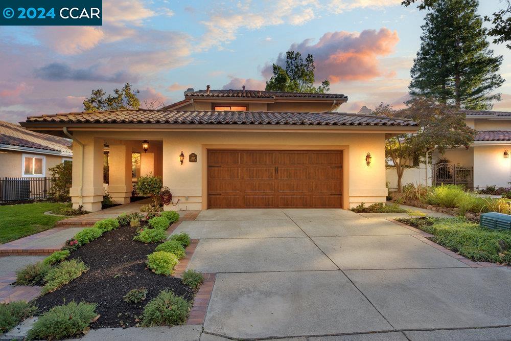 450 Live Oak Dr