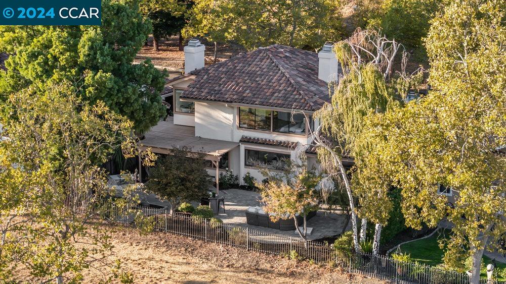 450 Live Oak Dr
