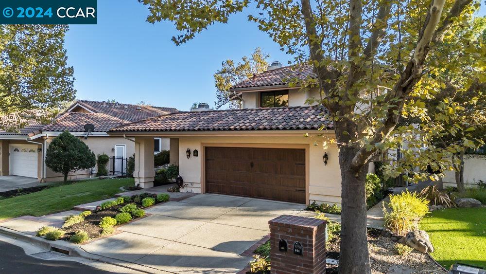 450 Live Oak Dr