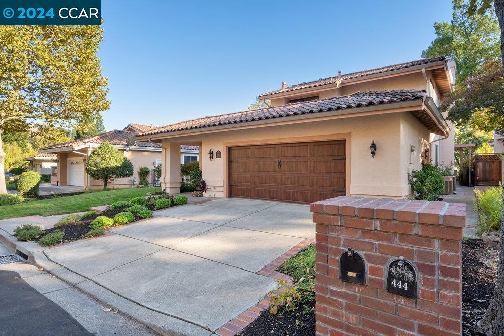 450 Live Oak Dr