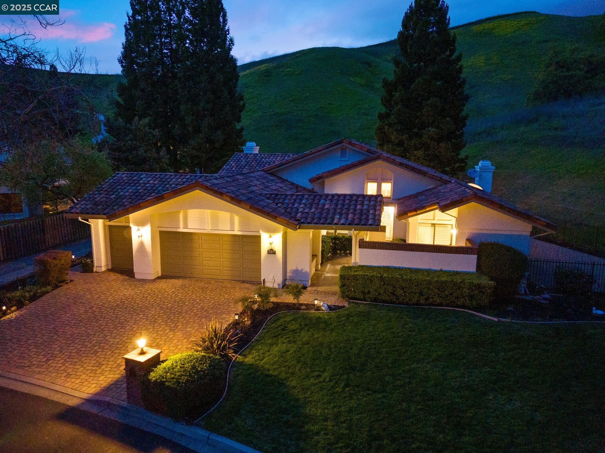387 Live Oak Dr