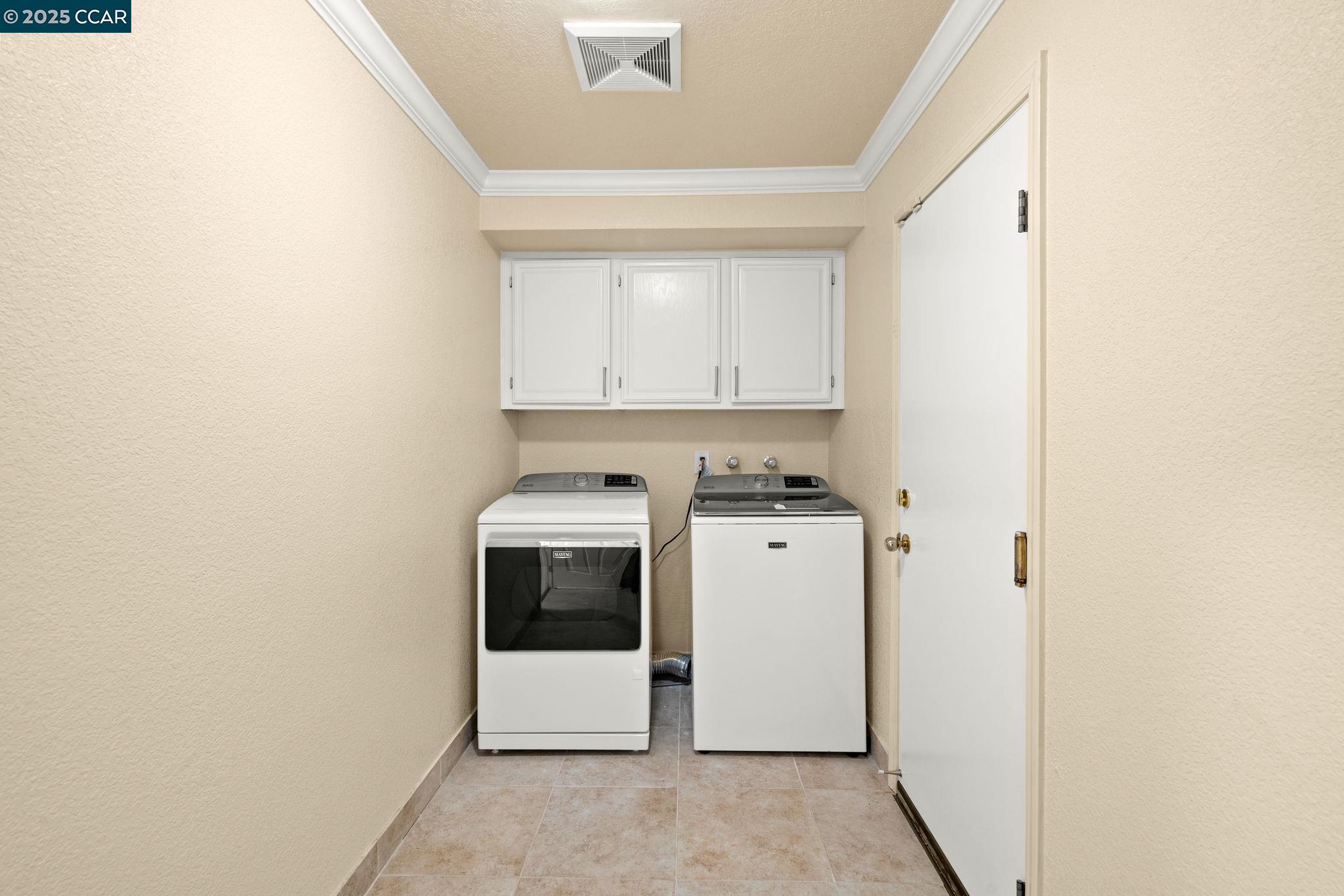 387 Live Oak Dr