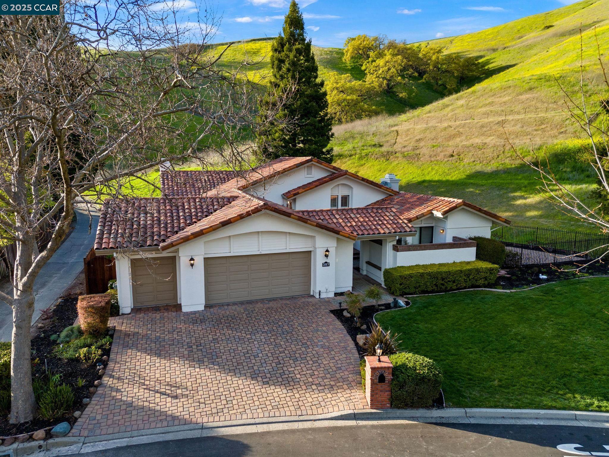 387 Live Oak Dr