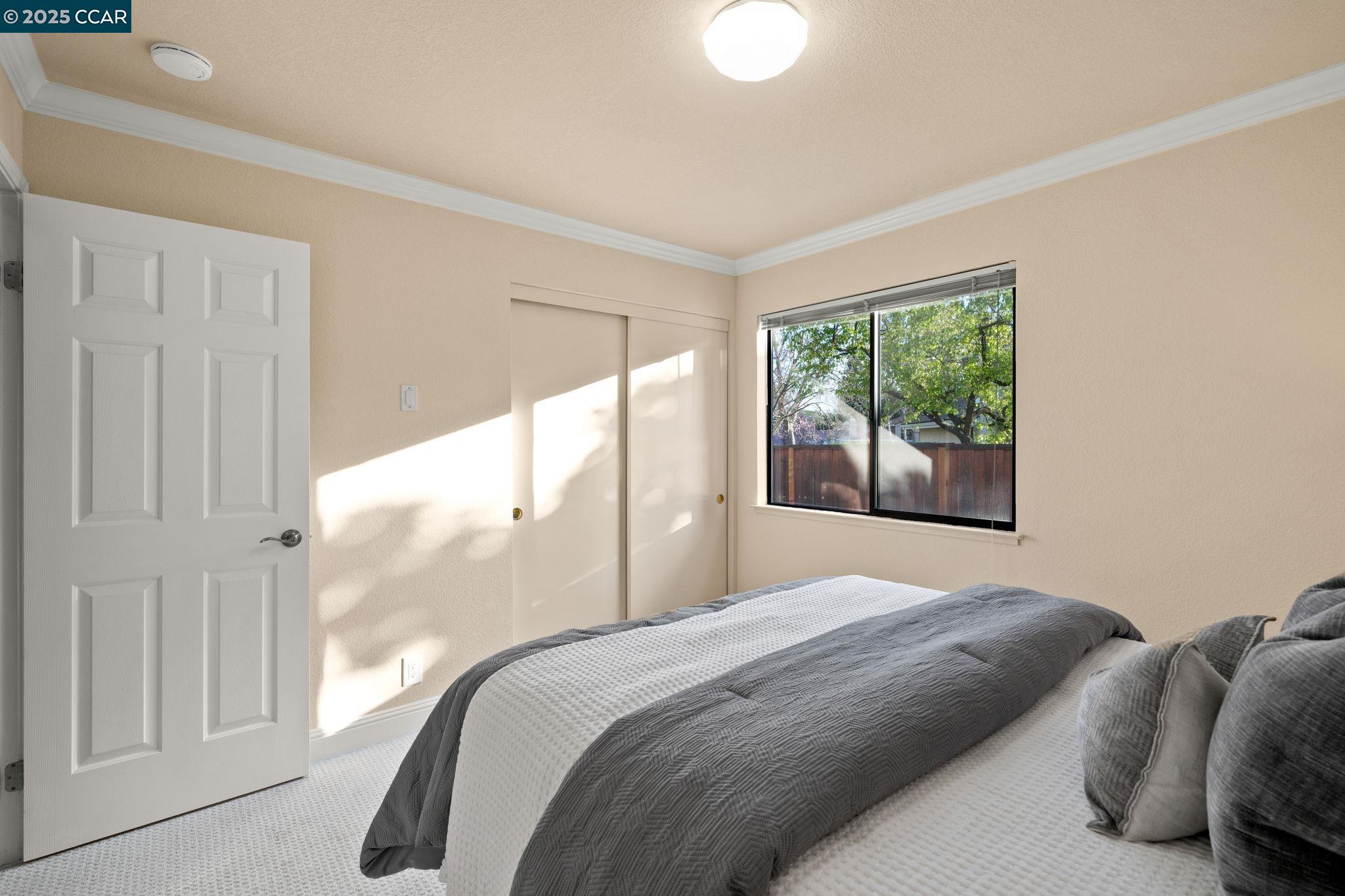 387 Live Oak Dr