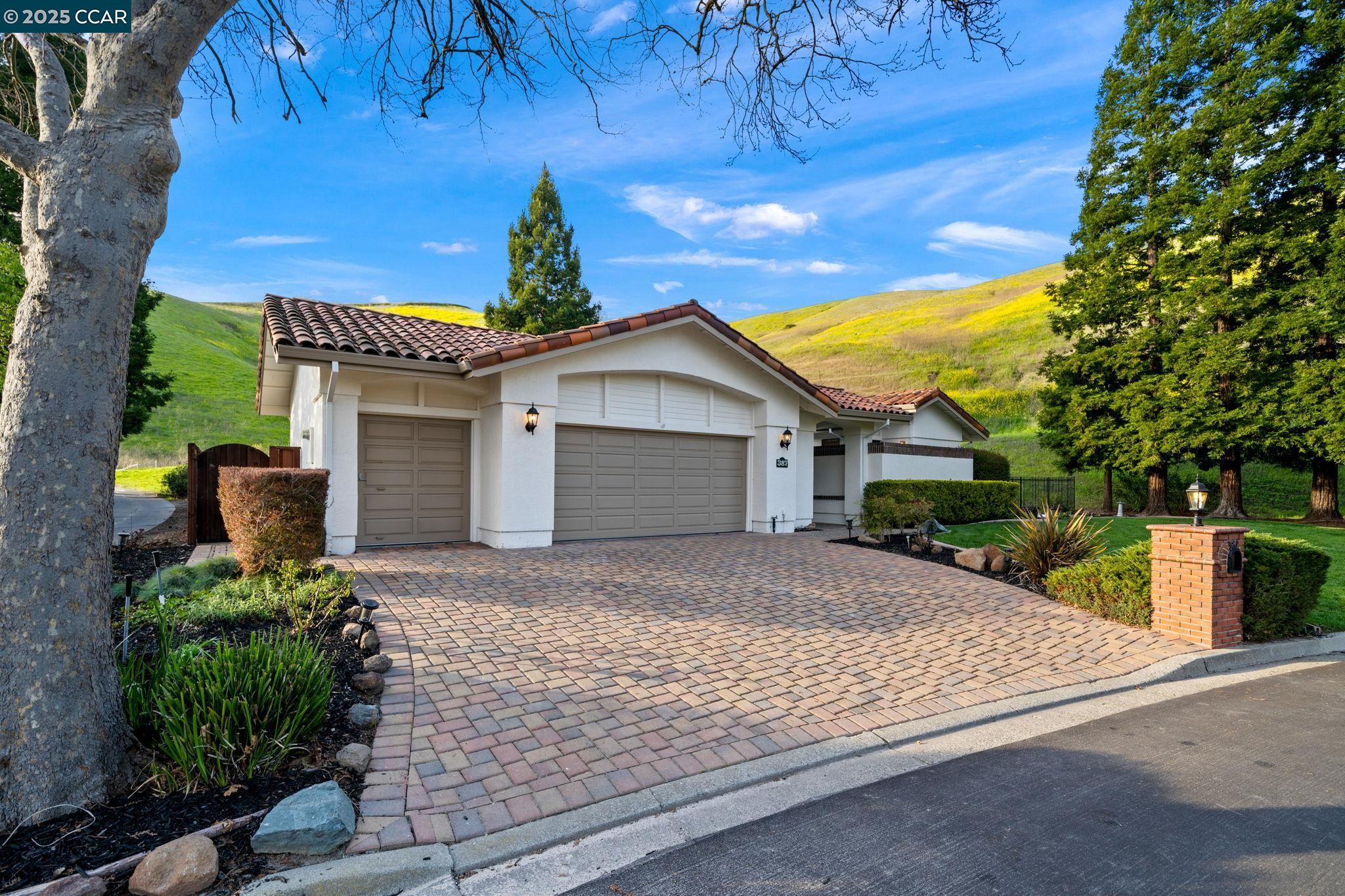 387 Live Oak Dr