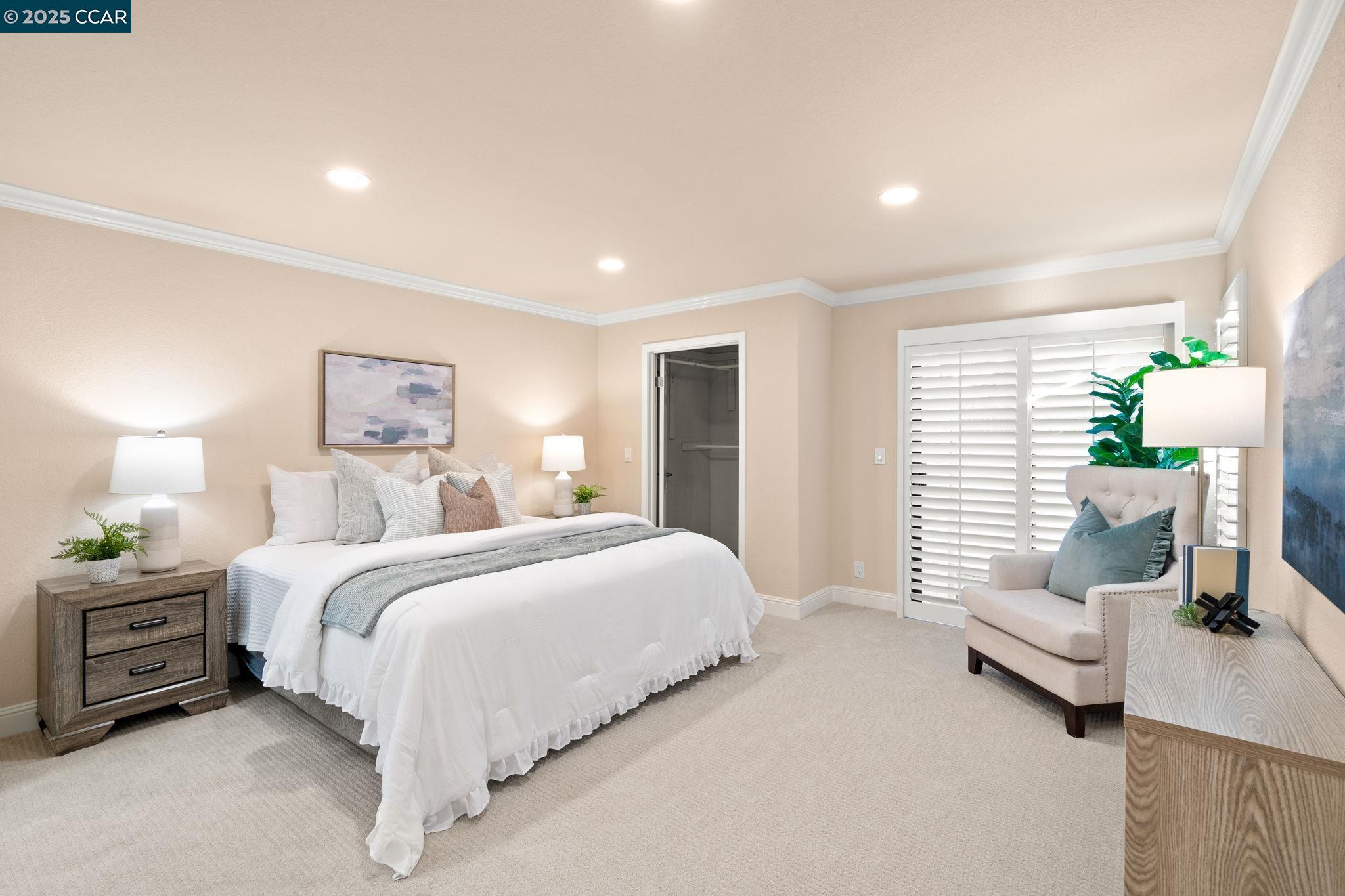 387 Live Oak Dr
