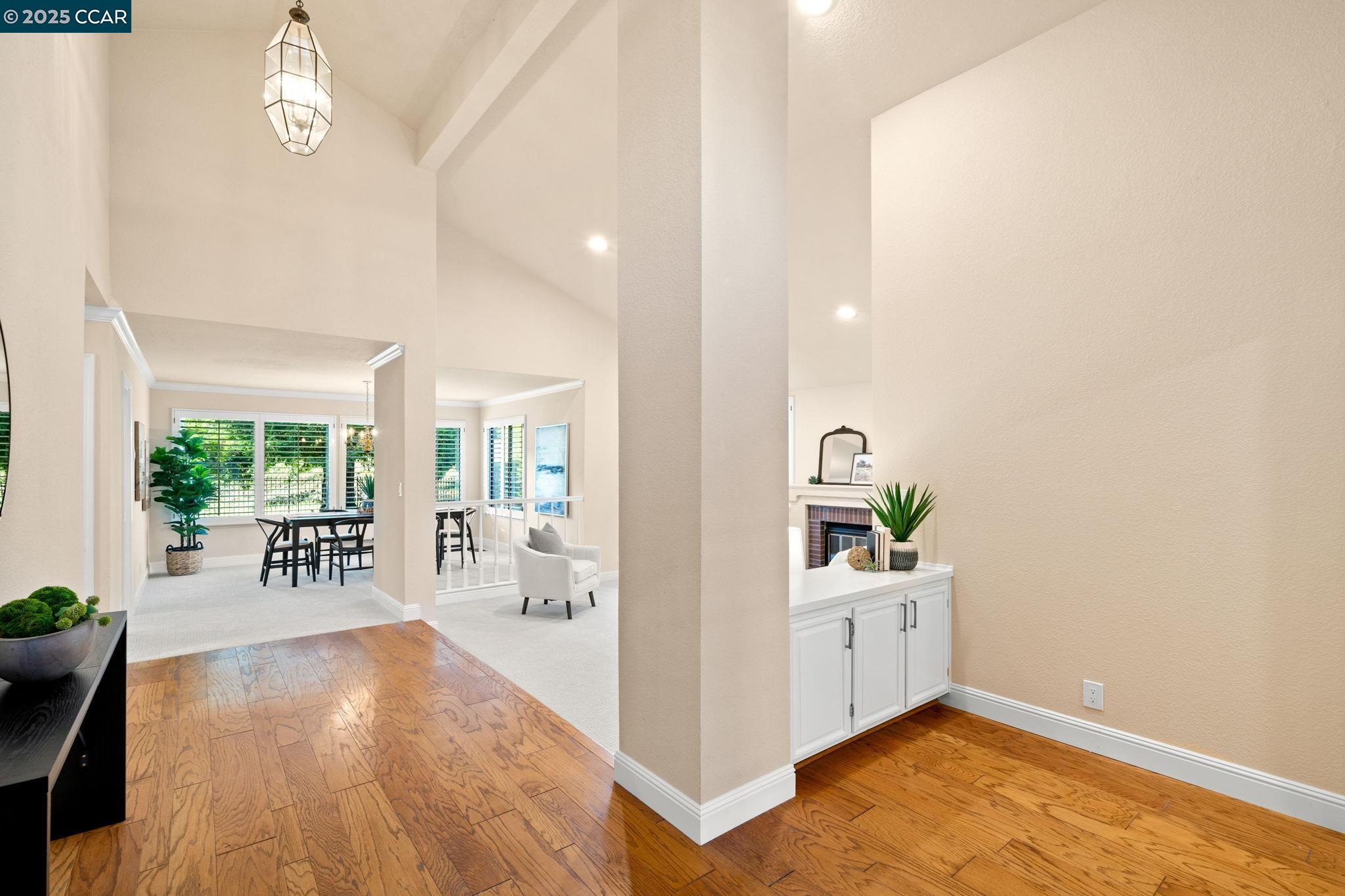 387 Live Oak Dr