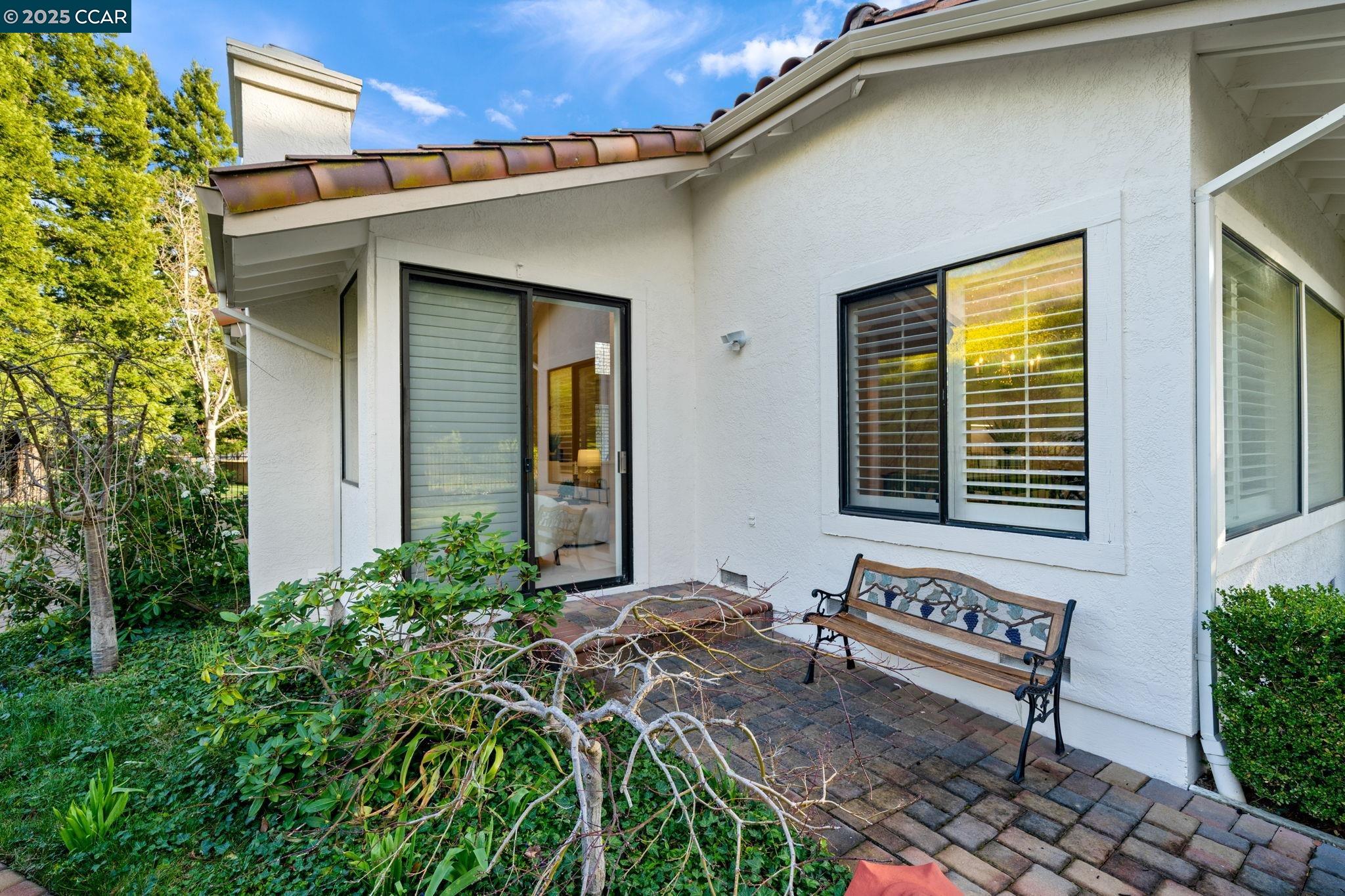 387 Live Oak Dr