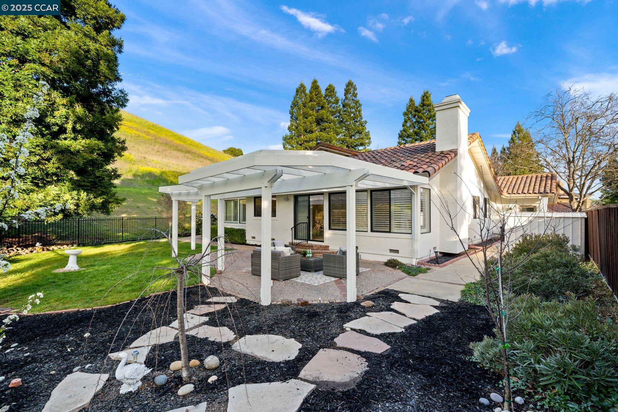 387 Live Oak Dr