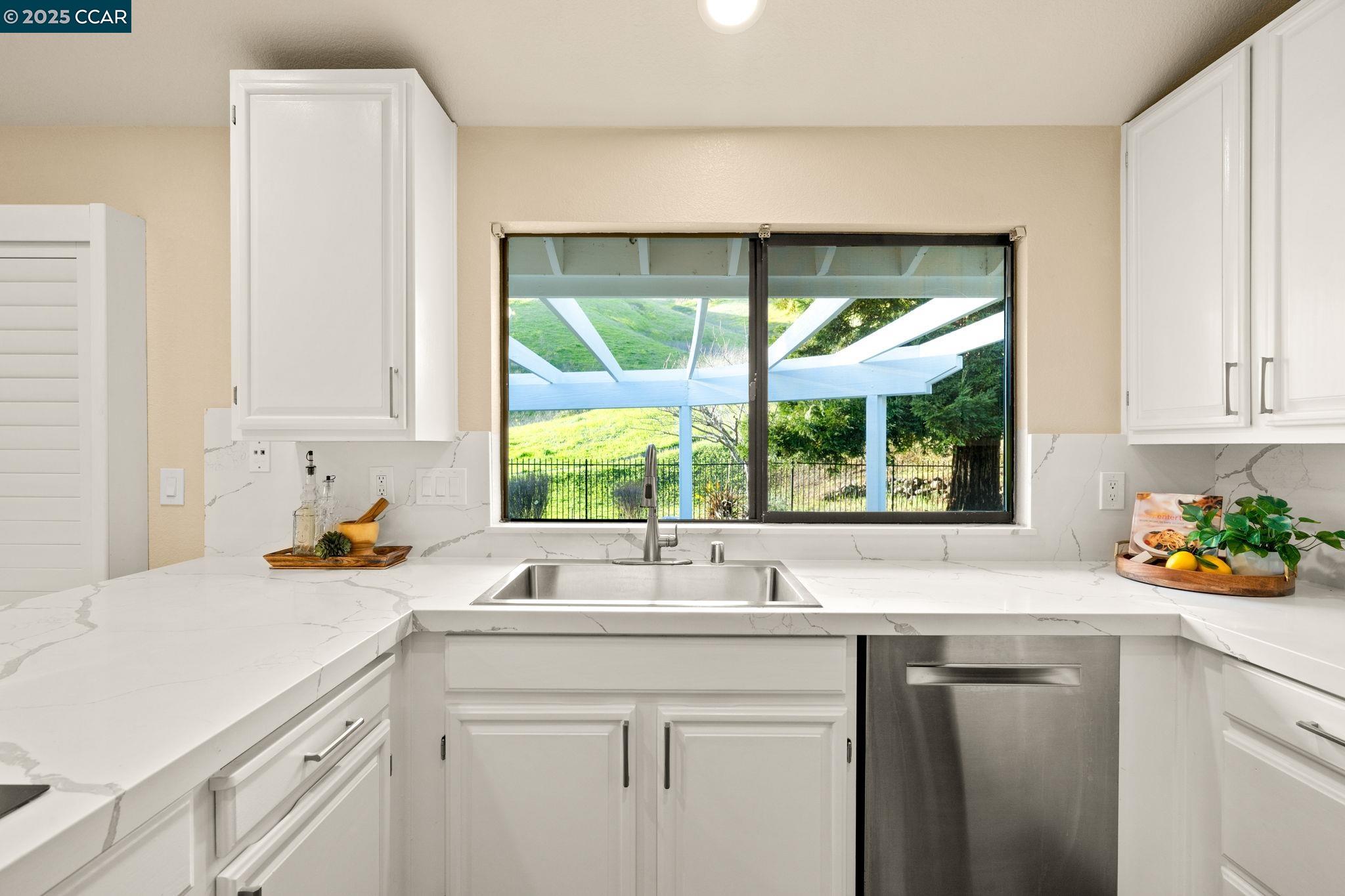 387 Live Oak Dr