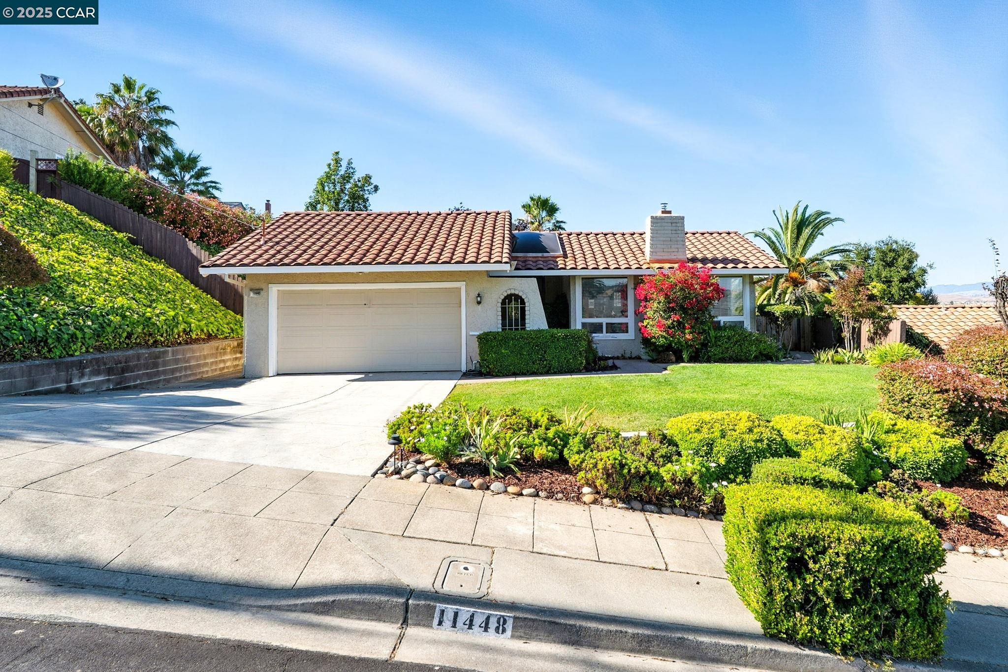 11448 Cresta Ln