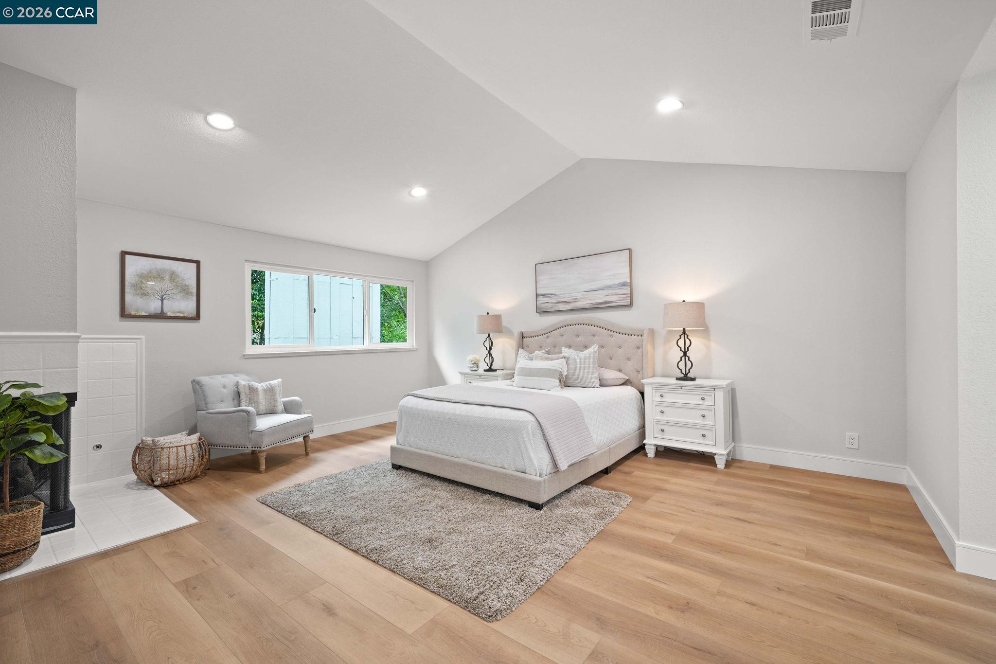 2130 Shoshone Cir