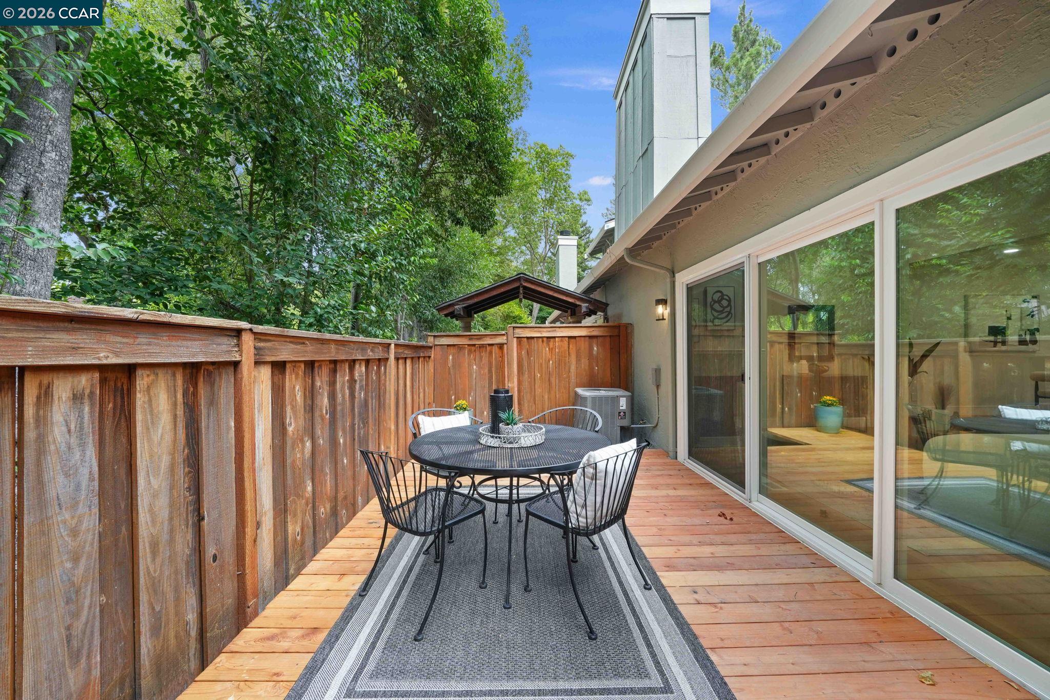 2130 Shoshone Cir
