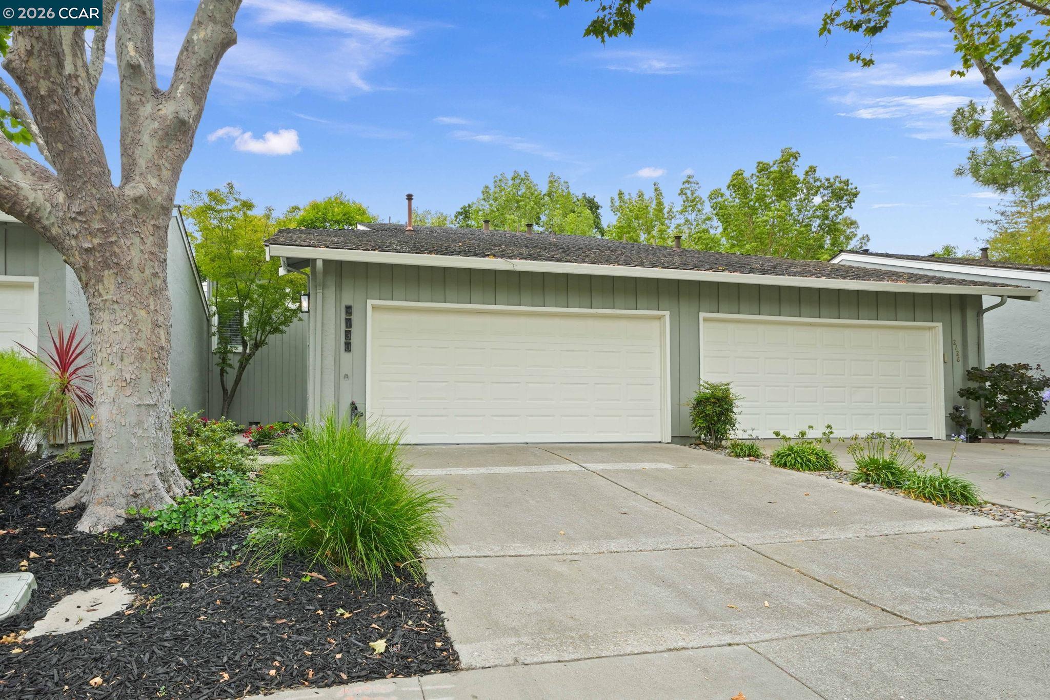 2130 Shoshone Cir
