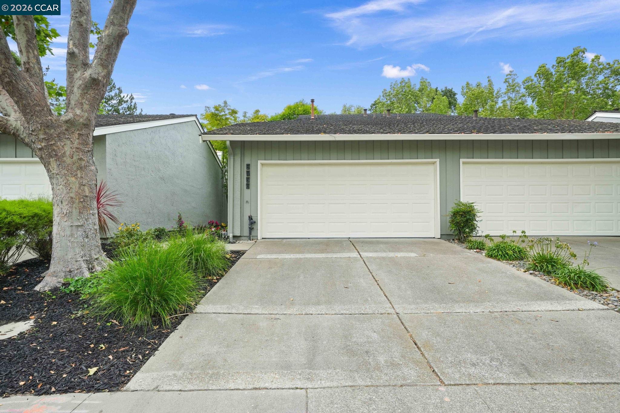 2130 Shoshone Cir