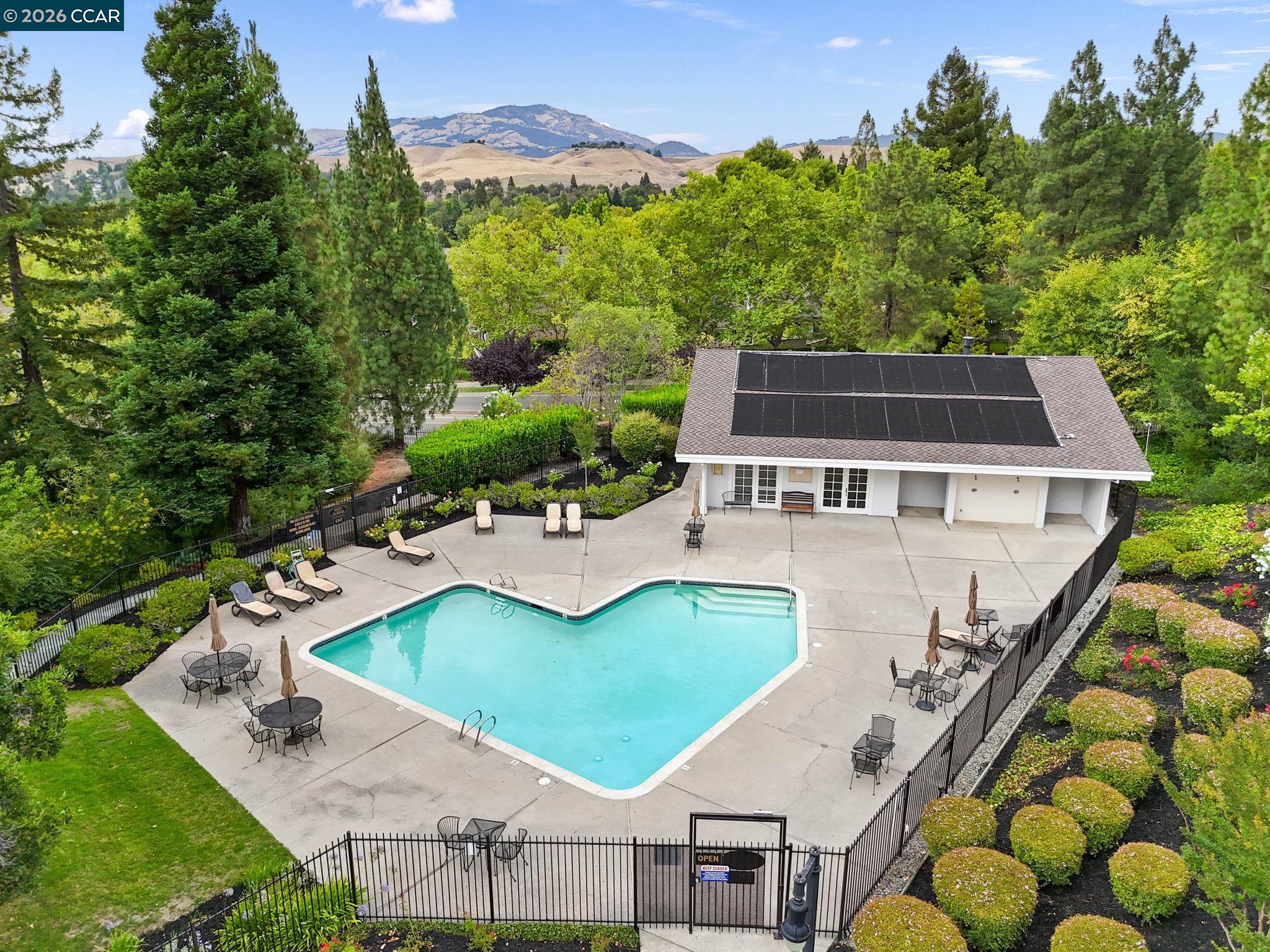 2130 Shoshone Cir