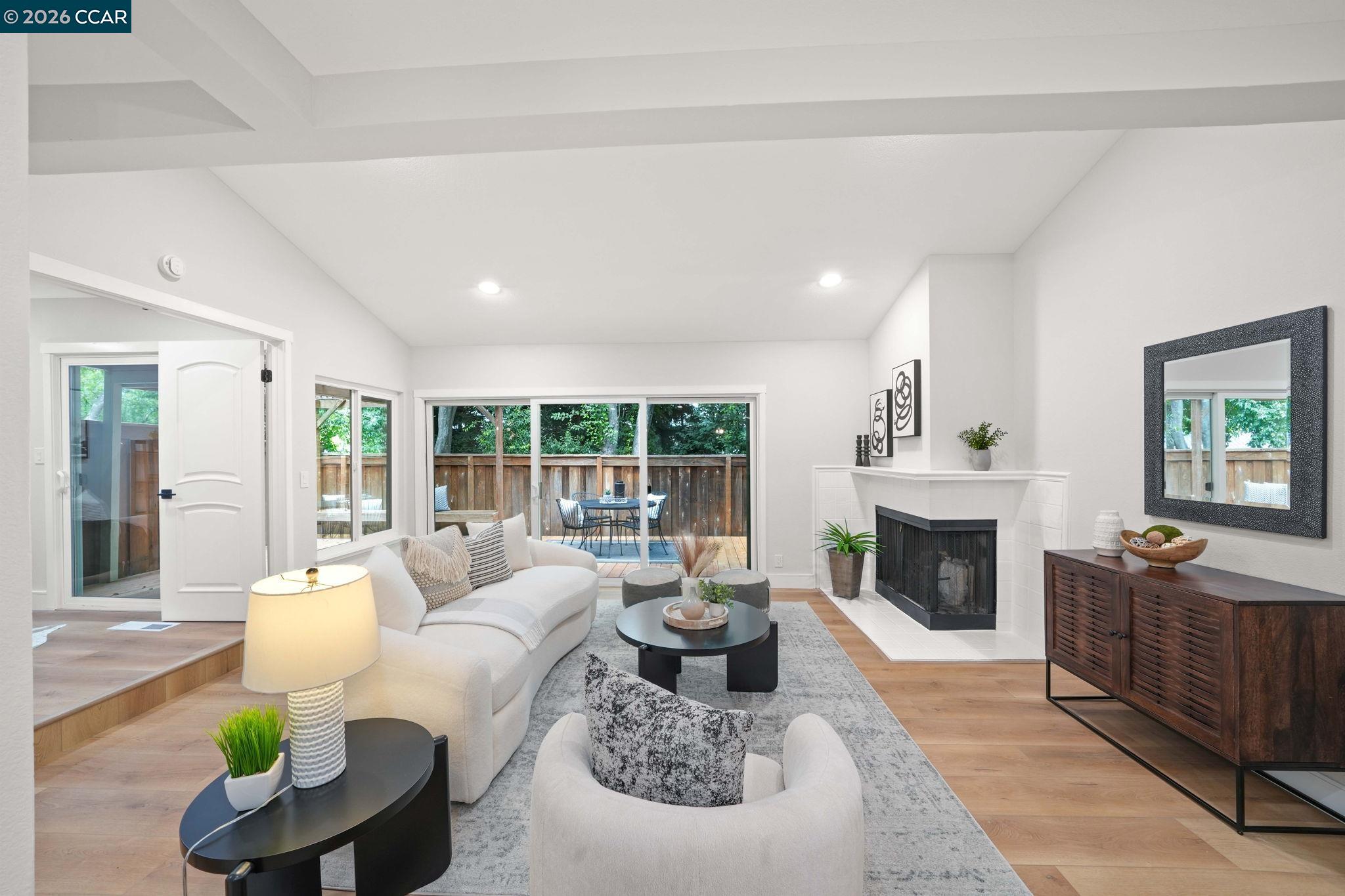 2130 Shoshone Cir