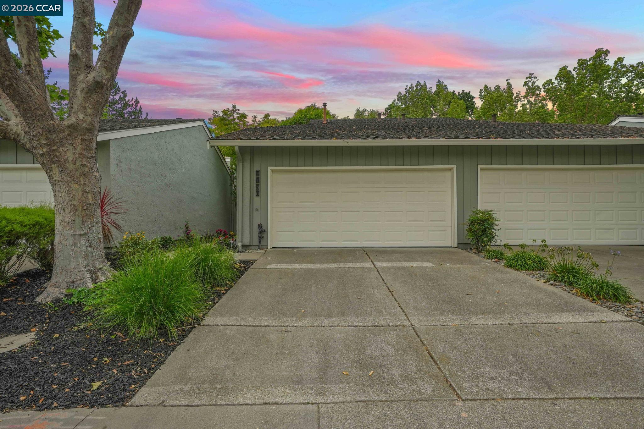 2130 Shoshone Cir
