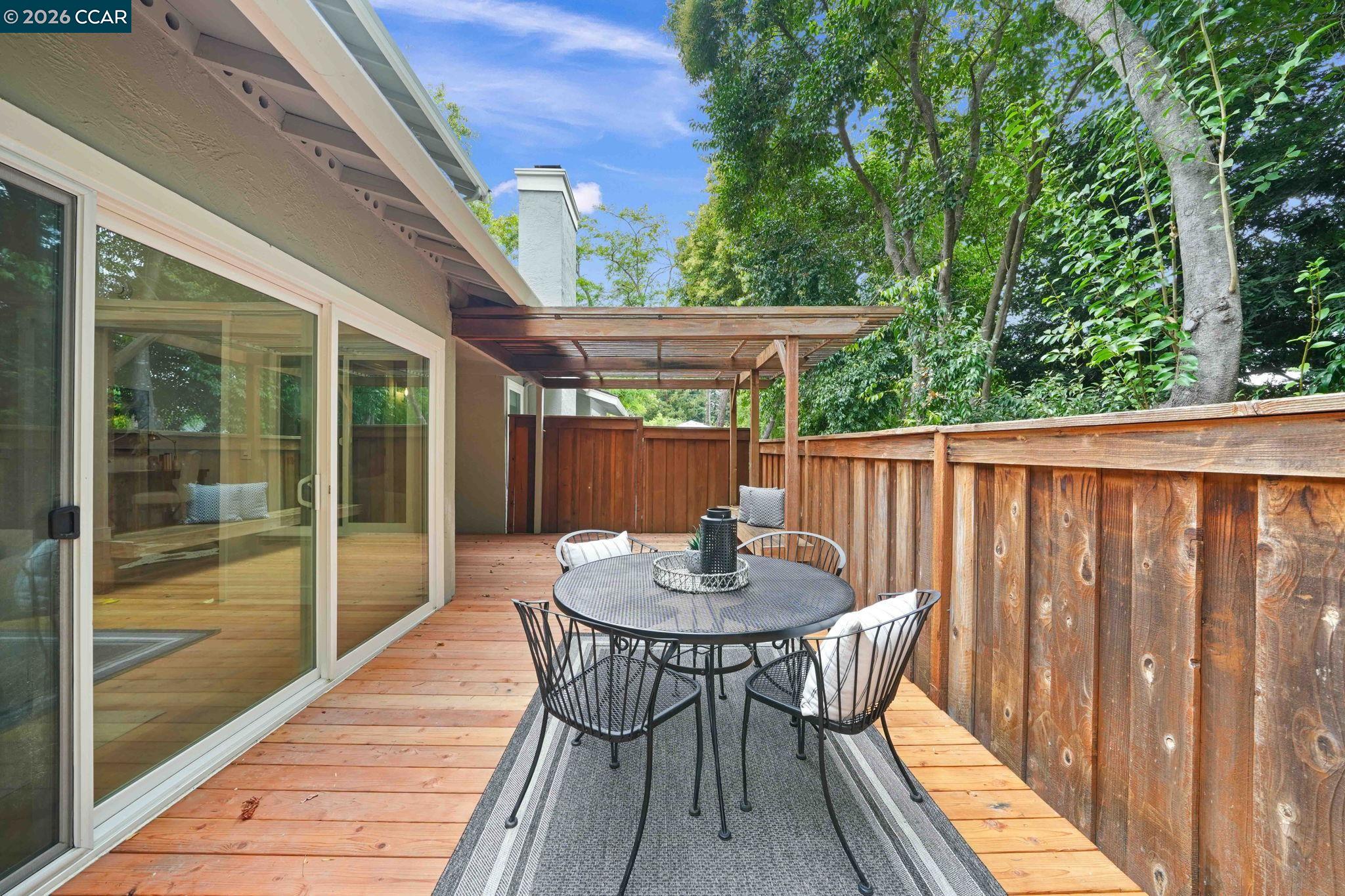 2130 Shoshone Cir