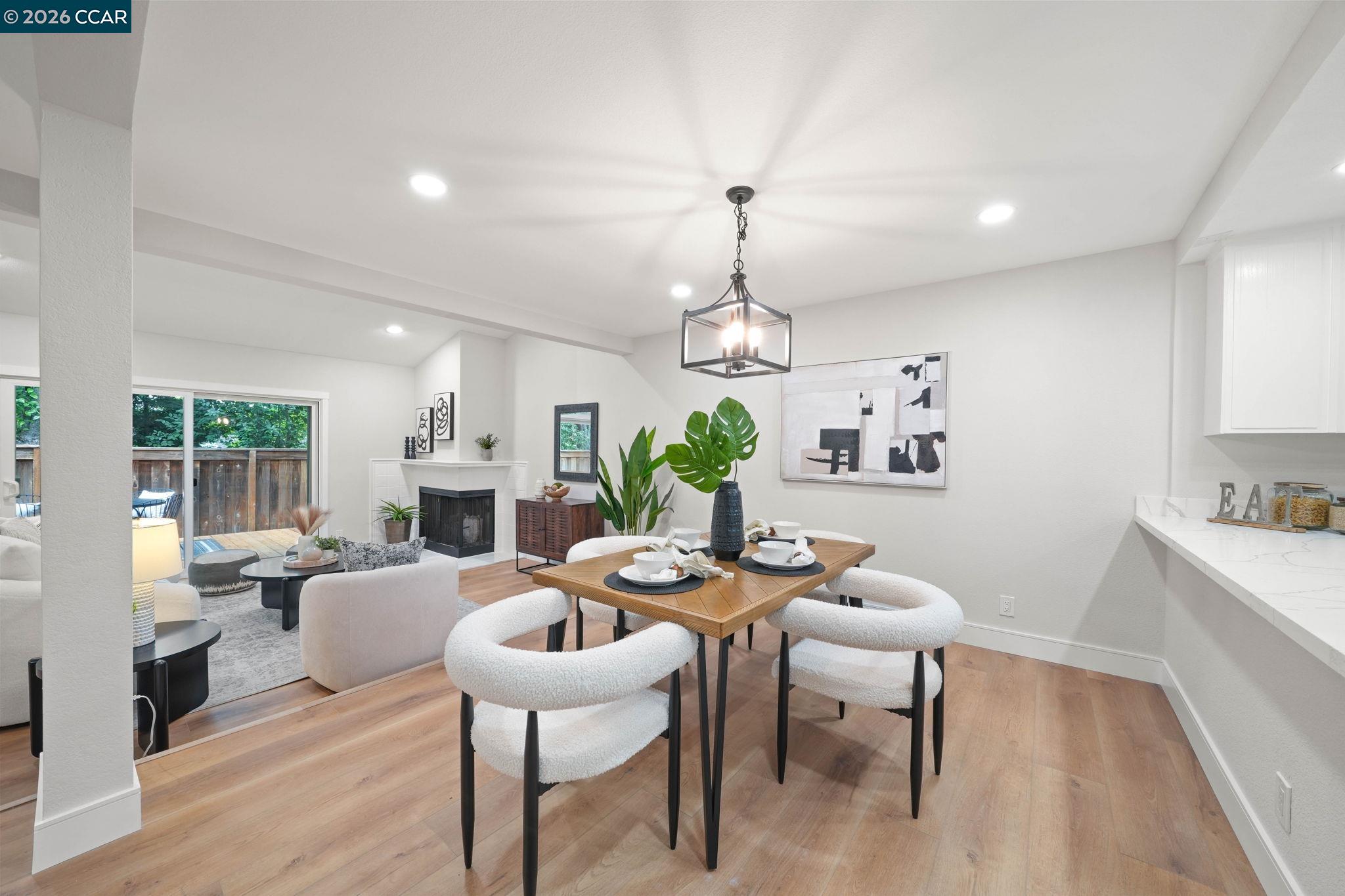 2130 Shoshone Cir