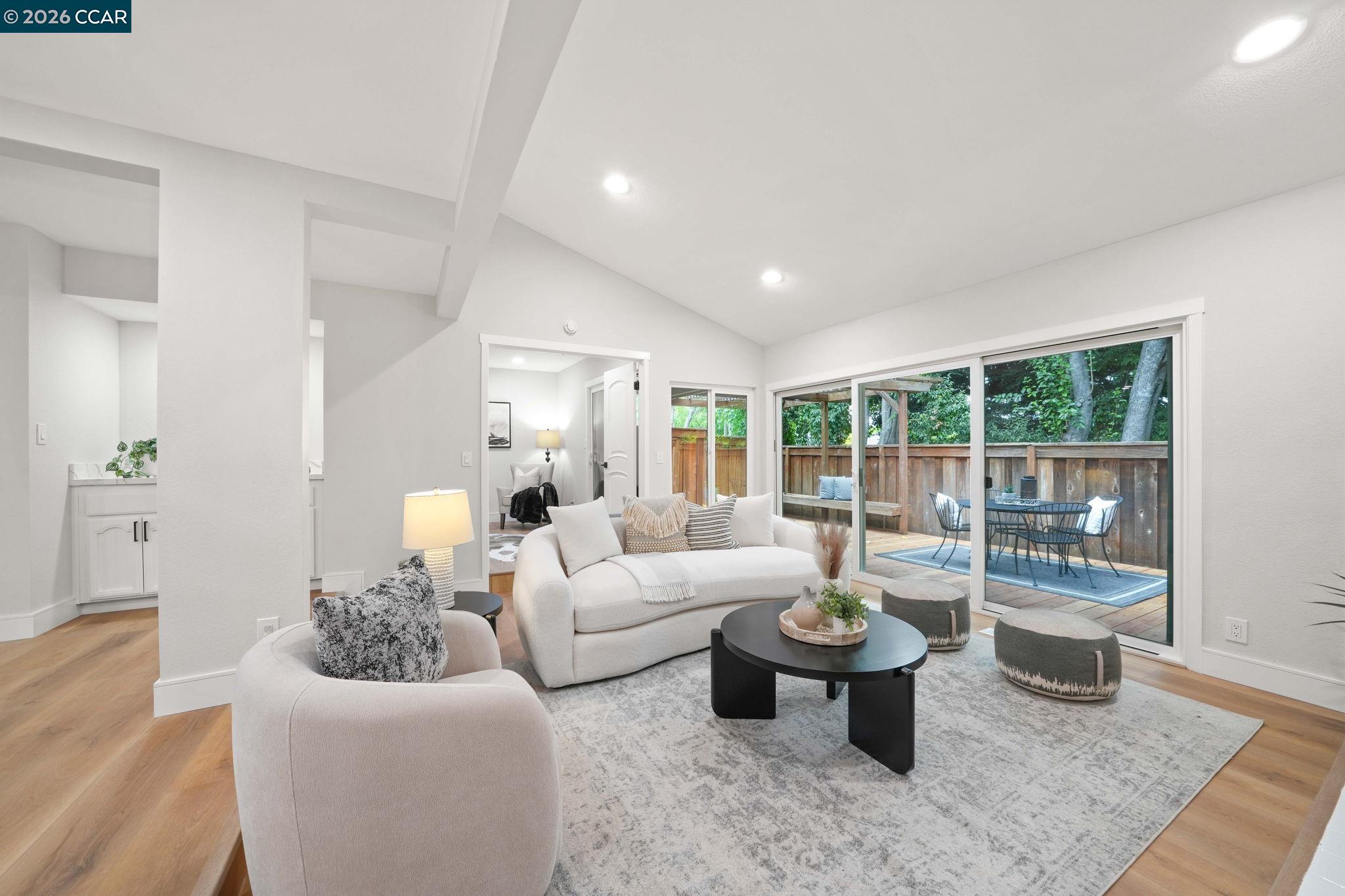 2130 Shoshone Cir