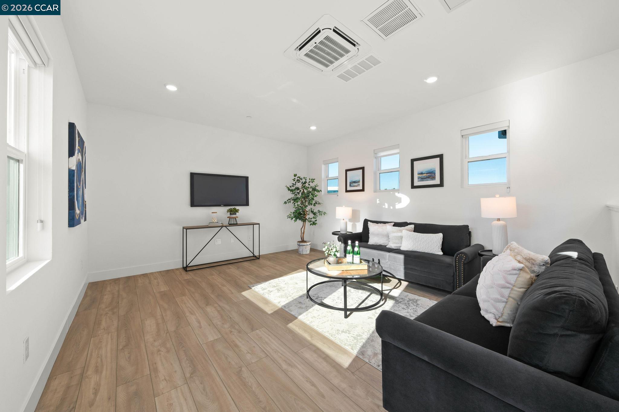 5400 Central Pkwy Unit: E