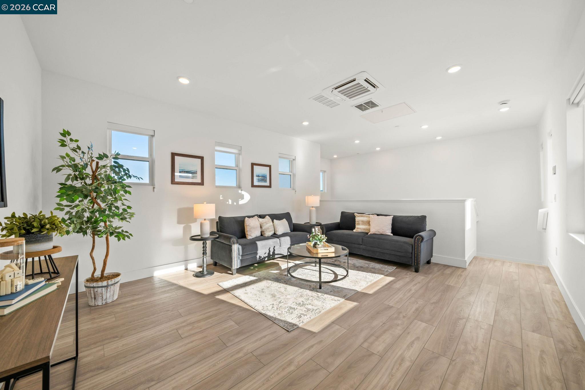 5400 Central Pkwy Unit: E