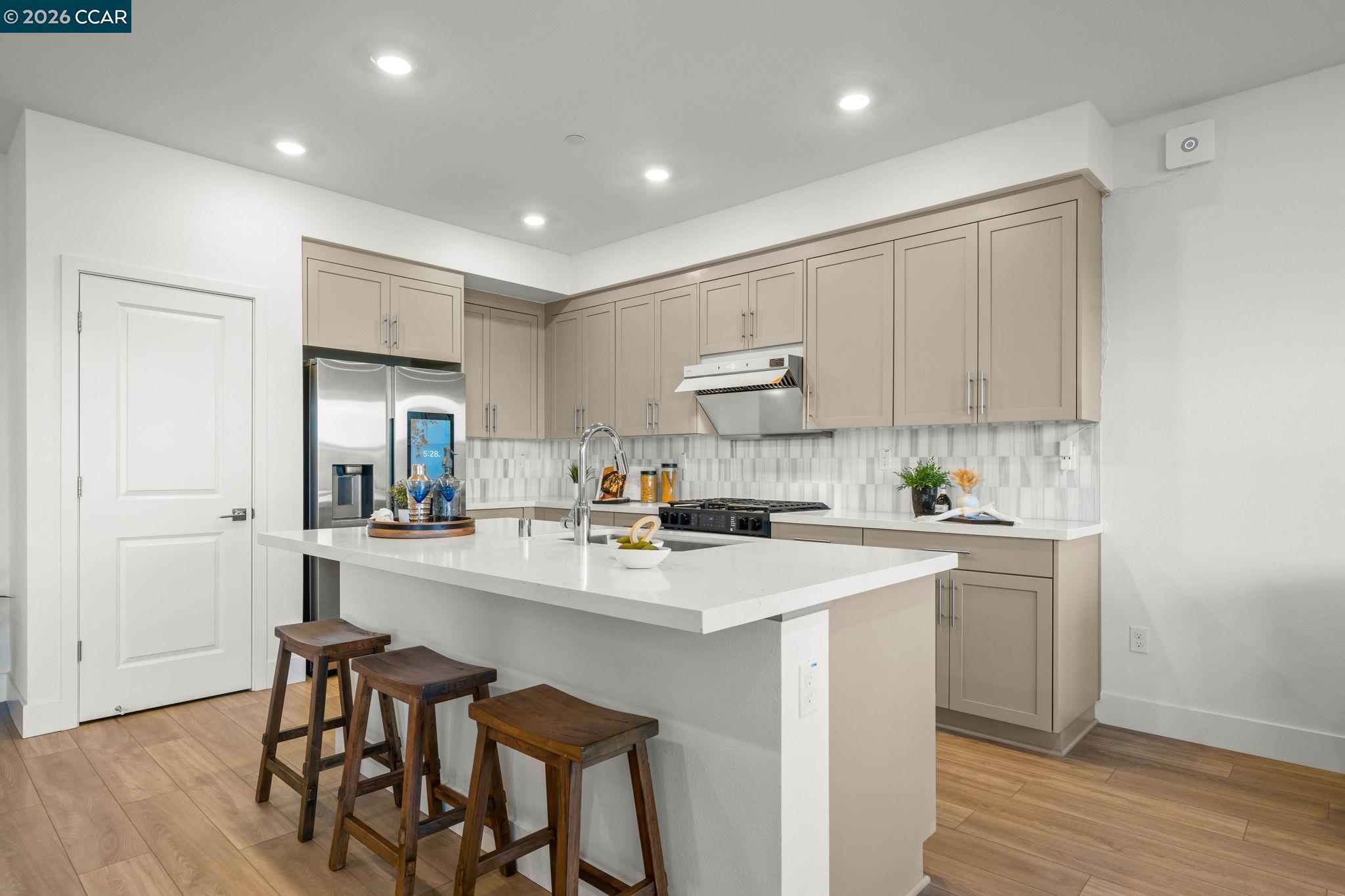 5400 Central Pkwy Unit: E