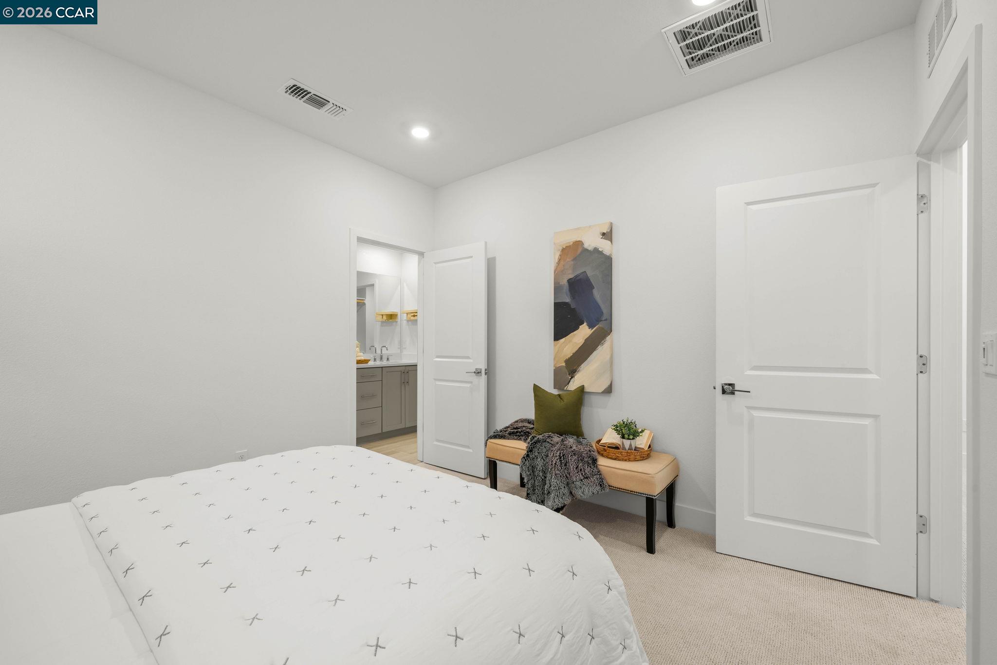 5400 Central Pkwy Unit: E