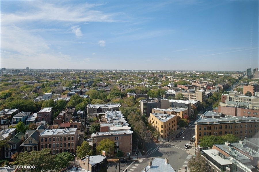 1850 N CLARK Street Unit: 1906